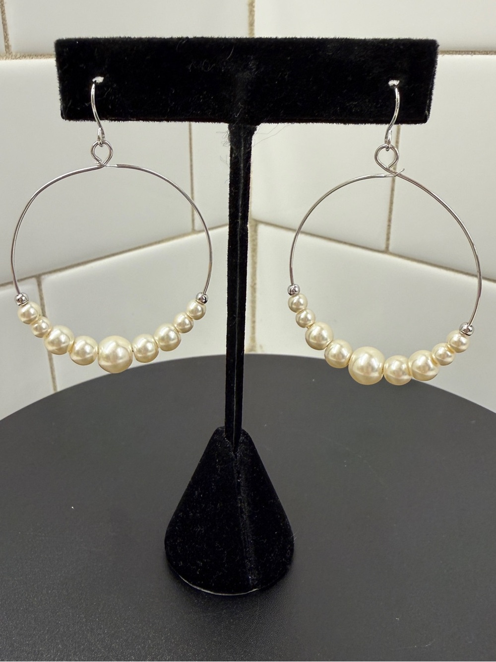 Lightweight Faux Pearl Bead Hoop Earrings